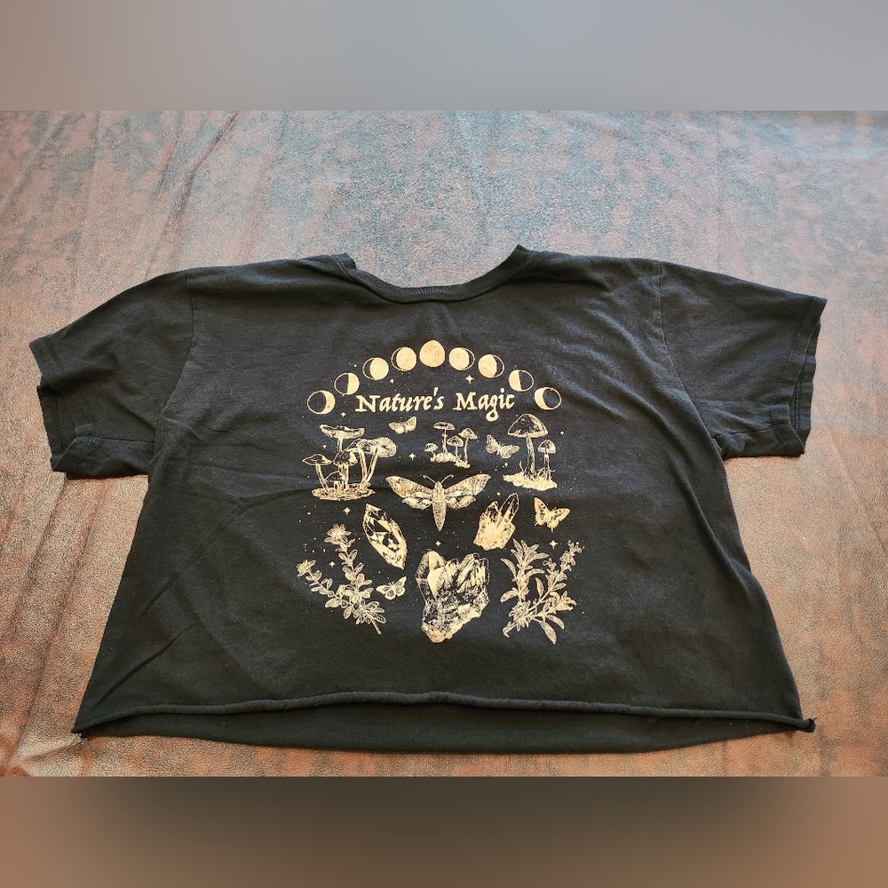 Hot Topic Black Crop Top with Beige Nature Graphic